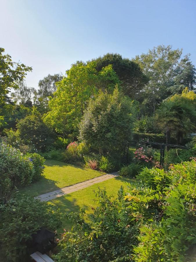 Maison En Pierre Dans Son Nid De Verdure Roz-Landrieux Exterior photo